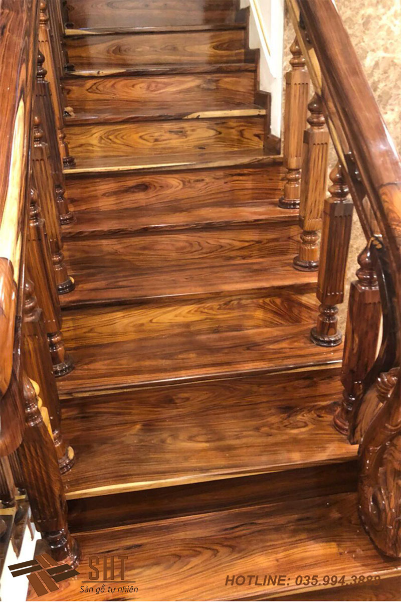 cầu thang bằng gỗ cẩm