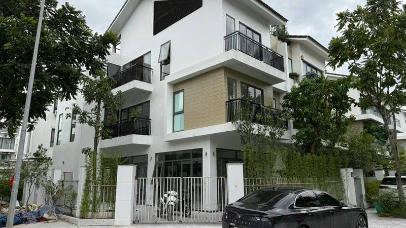 Thi Công Sàn Gỗ Cẩm Trắc Cho Biệt Thự Tai Khu Đt Đô Nghĩa Hà Đông